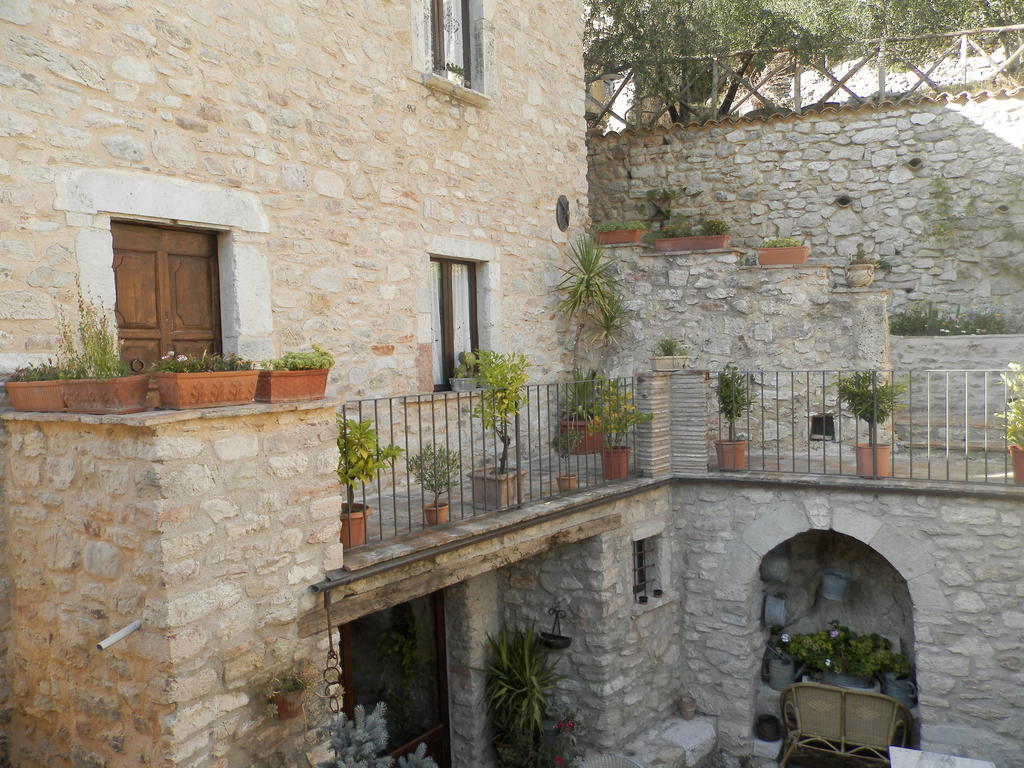 ホテル Residenza Di Paese Castello Del Poggio フェレンティッロ エクステリア 写真