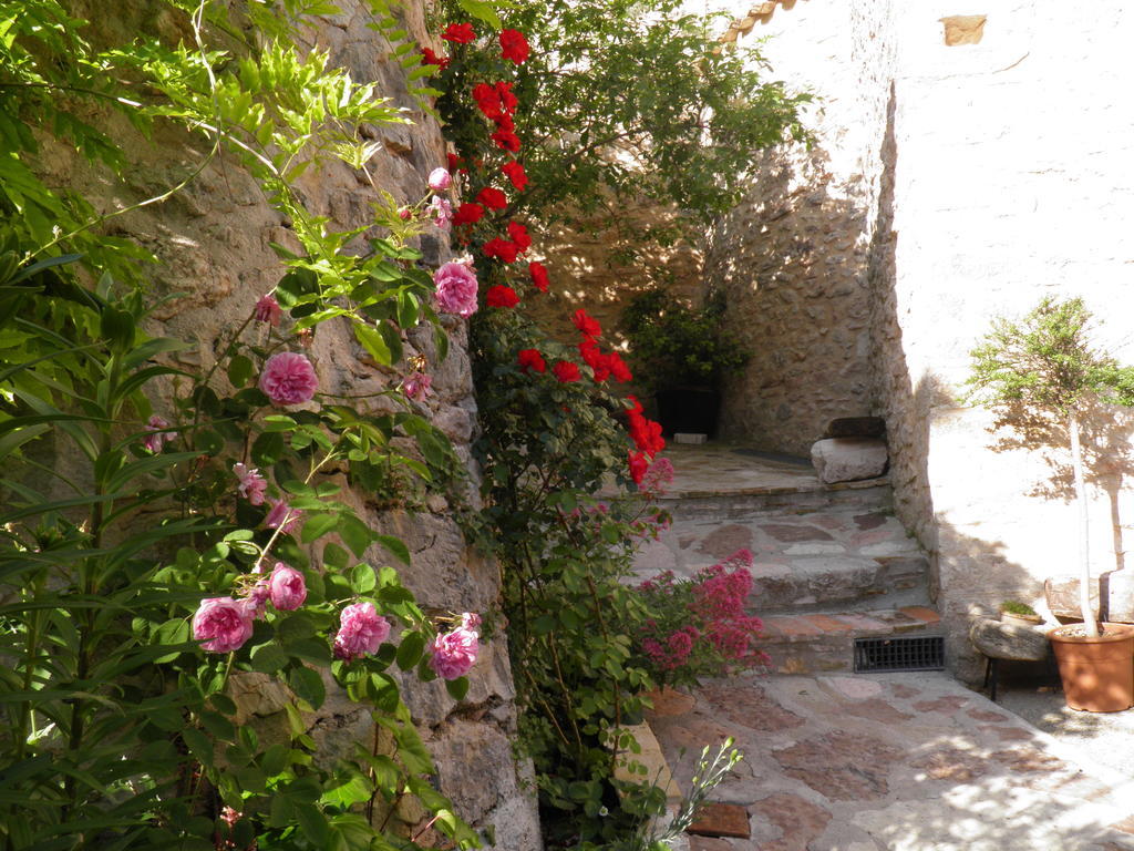 ホテル Residenza Di Paese Castello Del Poggio フェレンティッロ エクステリア 写真
