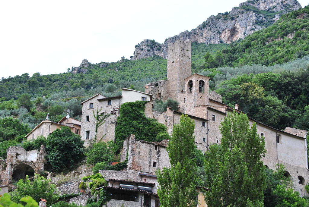 ホテル Residenza Di Paese Castello Del Poggio フェレンティッロ エクステリア 写真