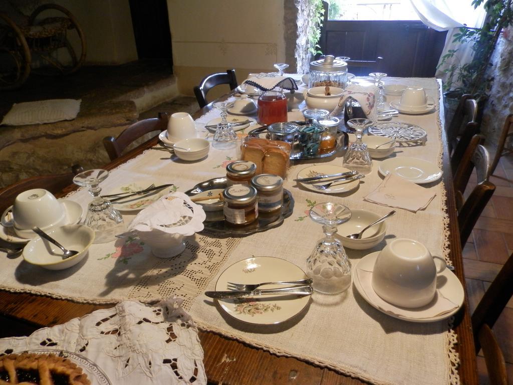 ホテル Residenza Di Paese Castello Del Poggio フェレンティッロ エクステリア 写真