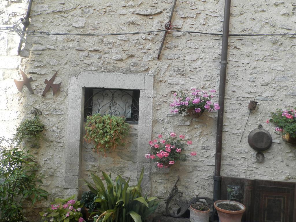 ホテル Residenza Di Paese Castello Del Poggio フェレンティッロ エクステリア 写真